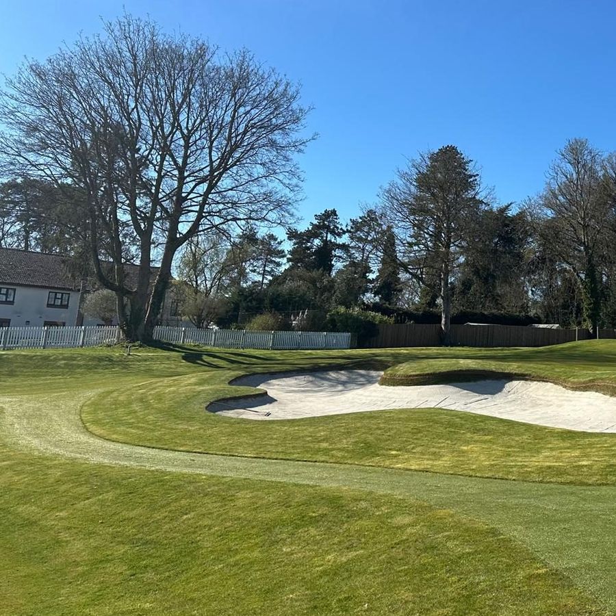 The new bunkers and green